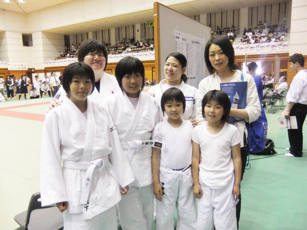 2011年6月の東北大会にて。谷本さん、塚田さんとの記念撮影